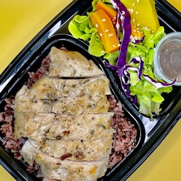 ข้าวสเต็กไก่, หมู, ปลา