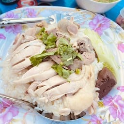 โอ้โหโบว์ ข้าวมันไก่ ไก่ตอน100% ตลาดโรงสี
