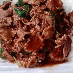 ข้าวพริกแกงเนื้อ