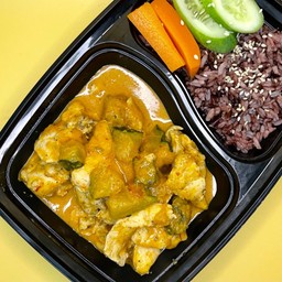 ข้าวพริกแกง ไก่, หมู,  ปลา