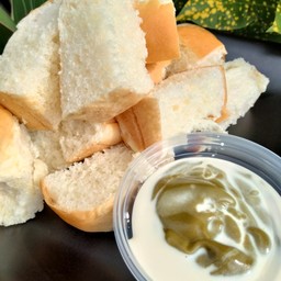 ขนมปังนึ่ง+สังขยาใบเตย