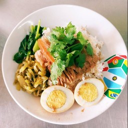 ข้าวราดขาหมูเนื้อหนัง