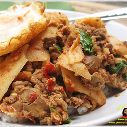 ข้าวราดผัดหน่อไม้ดองหมู