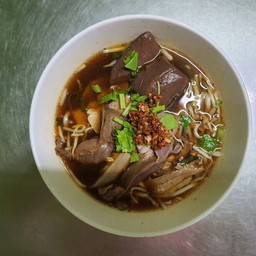 เกาเหลารวมเนื้อ+ปีก+คอ+ขา+บั้นท้าย