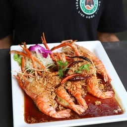กุ้งแม่น้ำราดซอสมะขาม ครึ่งกก.