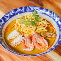 ก๋วยเตี๋ยวต้มยำ&ข้าวซอย สันติธรรม