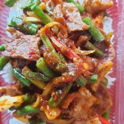 ผัดพริกแกงทะเล ราดข้าว