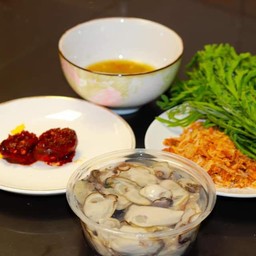 หอยนางรมพร้อมเครื่องเคียง