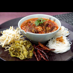 ขนมจีนน้ำเงี้ยว by หม่ามี๊