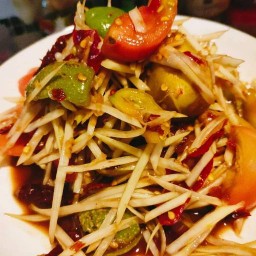 ขวยมดแดง ส้มตำกากหมู