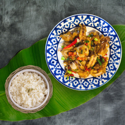ข้าว ปลาหมึกคั่วพริกเกลือ