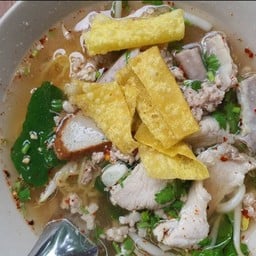 ก๋วยเตี๋ยวตำลึง หมูเครื่องใน