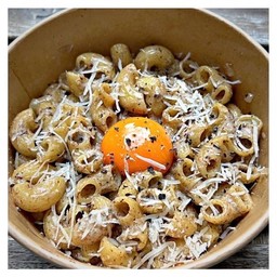 [อร่อยซ่ากับโค้ก] มักกะโรนีครีมซอสทรัฟเฟิล + โค้ก ออริจินัล (กระป๋อง)