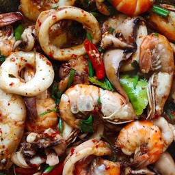 ผัดเผ็ดทะเลเดือดเป็นกับข้าว