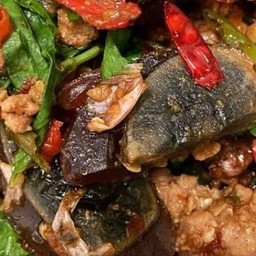 กะเพราไข่เยี่ยวม้าหมูสับ