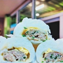 ซาลาเปาฮองเฮา หมูสับใส่ใข่ ปั้นมือ