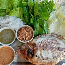 แซ่บกว่าเมี่ยงปลาเผา ไทรามัญ