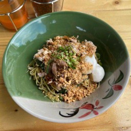 ก๋วยเตี๋ยวแห้งหมู