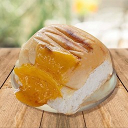 Salted Egg Yolk Custard Bun