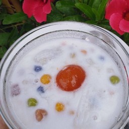 บัวลอยไข่แดงเค็มกะทิสด