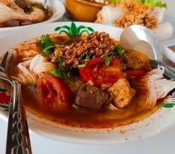 ข้าวซอย J&C สูตรลำปาง J&C