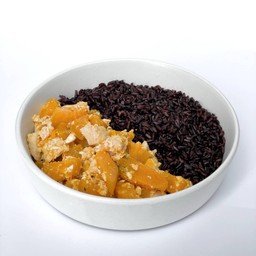 ผัดฟักทองอกไก่ลีน ไร้น้ำมัน 225 KCAL