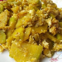 ผัดฝักทองใส่ไข่