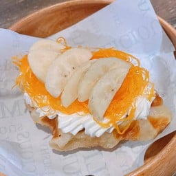 ครอฟเฟิลวิปครีมสดกล้วยหอมฝอยทอง