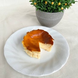 BASQUE BURNT CHEESECAKE