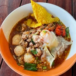 ก๋วยเตี๋ยวต้มยำ นัท-ออย เกาะพะงัน