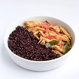 ผัดเผ็ดหน่อไม้อกไก่ลีน ไร้น้ำมัน 205 KCAL