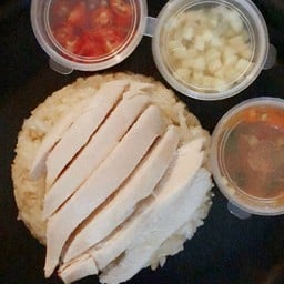 ข้าวไม่มันไก่ ซูวี 189 KCAL