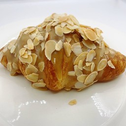 ครัวซองคาราเมลอัลมอนด์ Caramel Almond Croissant