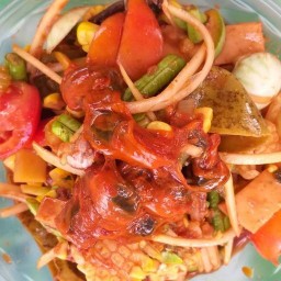 ส้มตำเจ้แต รถสามล้อแชมป์สีแดง