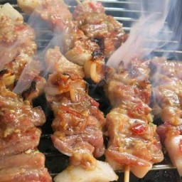 หมูปิ้ง.สองอ้วนปิ้งย่าง (เจ้าเก่า ตลาดแม่แก้ดน้อย)