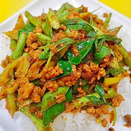 ข้าวพริกแกงหมูสับ