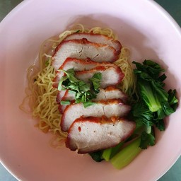 บะหมี่น้ำหมูแดง