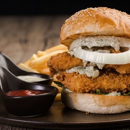 Cajun fish burger(เบอร์เกอร์ปลา)