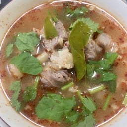 ต้มแซ่บเนื้อน่องลาย