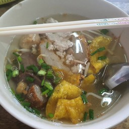 เฮียเซ่ง ก๋วยเตี๋ยวริมน้ำ
