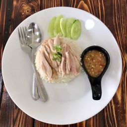 บะหมี่กัญจน์(กัน)เอง อาคารพานิชหน้าหมู่บ้านมอนิงตั้นฮิล