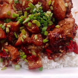 ข้าวหมูกรอบคั่วพริกเกลือ