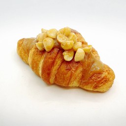 ครัวซองคาราเมลแมคคาเดเมีย Caramel Macadamia Croissant