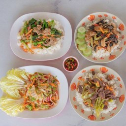 เอ็ม เอ็ม ยำยำ และอาหารตามสั่ง