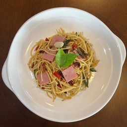 สปาเกตตีพริกแห้ง