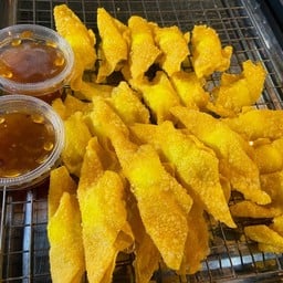 เกี้ยวห่อไข่นกกระทาทอดกรอบ (ชุดนึงมี 9 ตัวค่ะ)