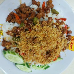 ข้าวหมูสับทอดกระเทียมพริกขี้หนู