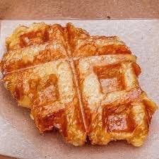 ครอฟเฟิล เคลือบน้ำตาลคาราเมล