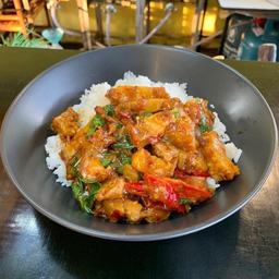 ข้าวหน้าไก่ผัดไข่เค็ม เมนูนี้ใส่พริกเผา