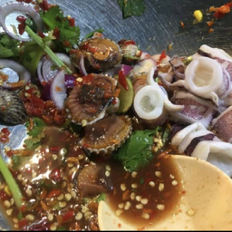 ยำหอยแครงปลาหมึกปลาร้า